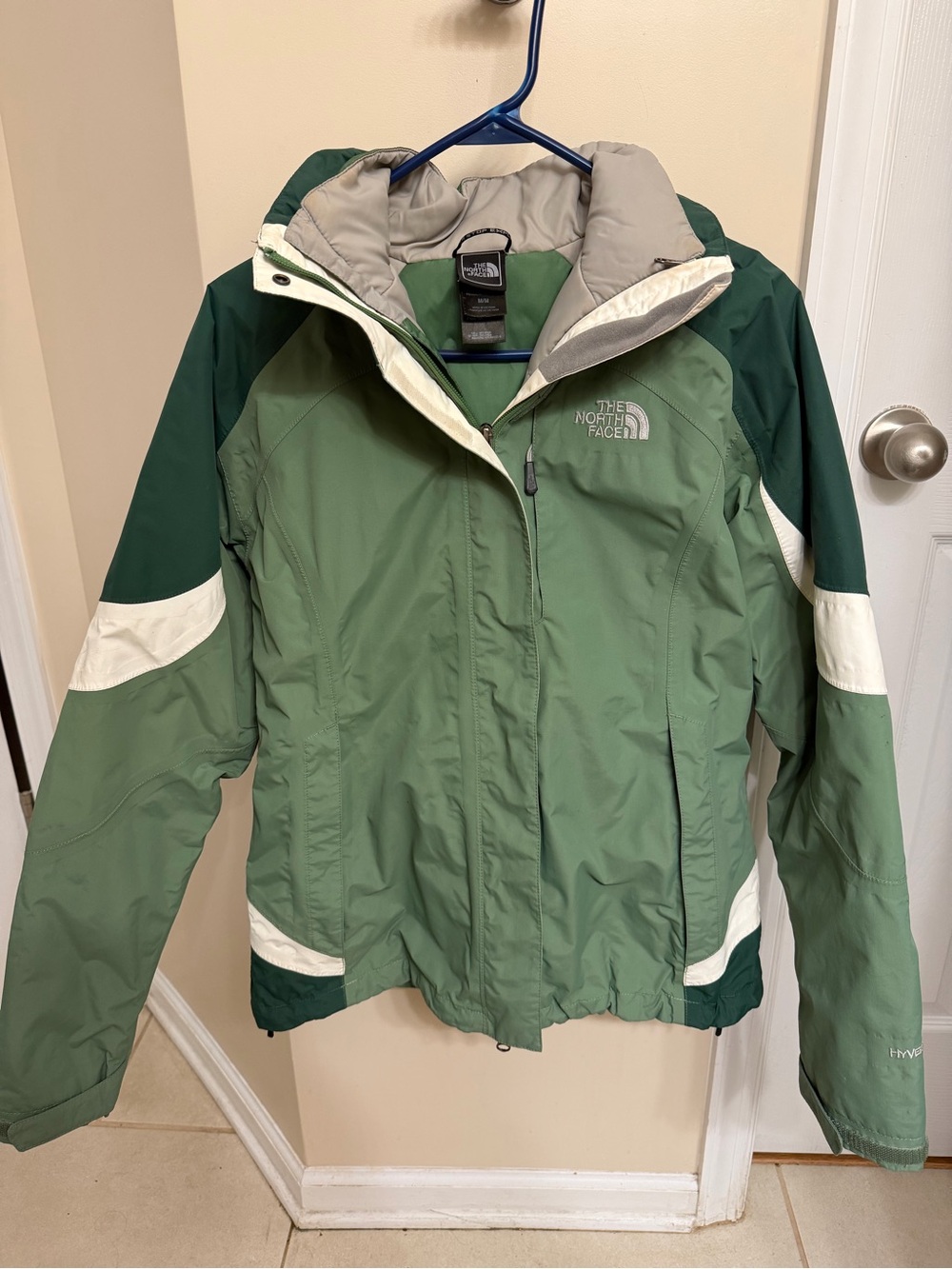 The North Face 3 in 1 Women's Two-Tone Green Ski Jacket with White Accents